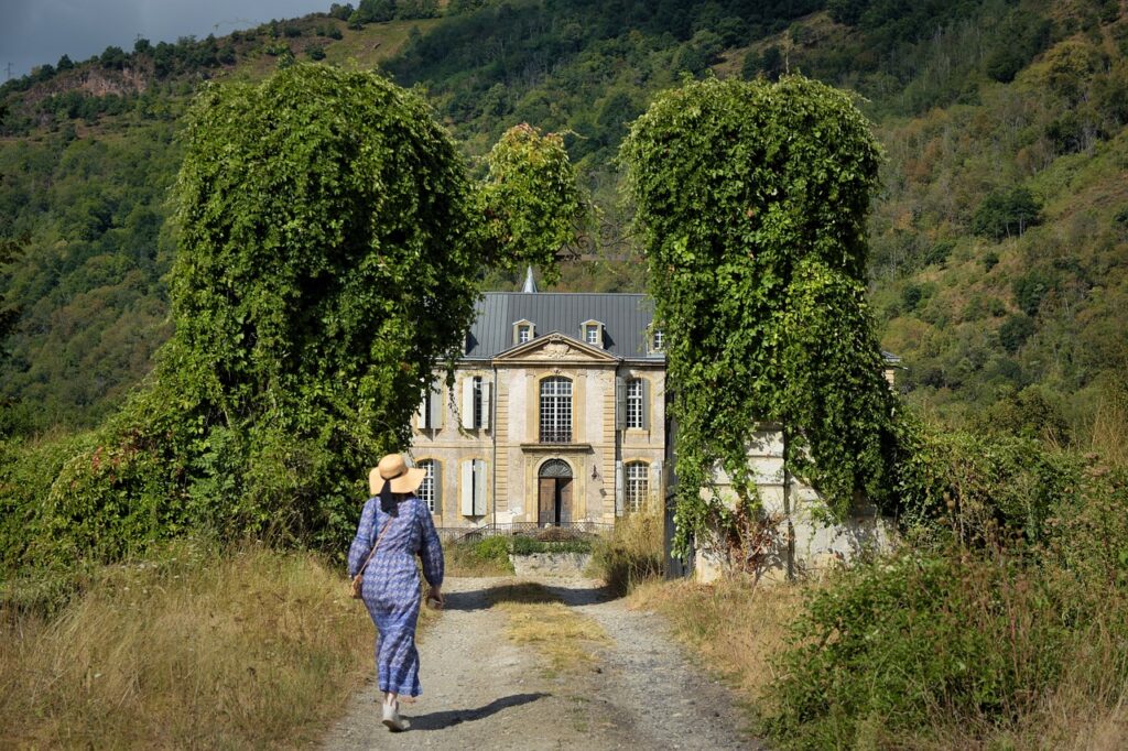 château, woman, gate